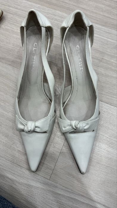 Продам бу 39/40 на низком каблуке