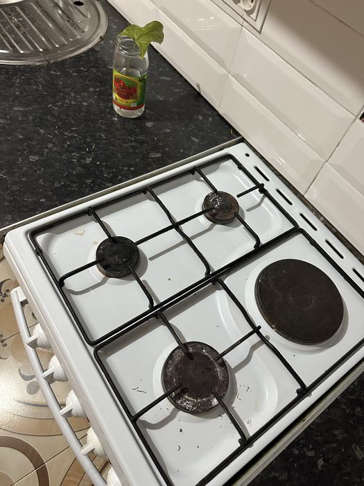 Кухный гарнитура +духовка