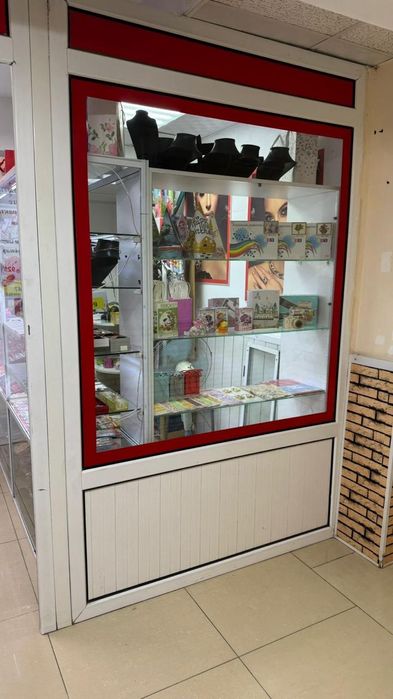 Продается витрины 100 тыс