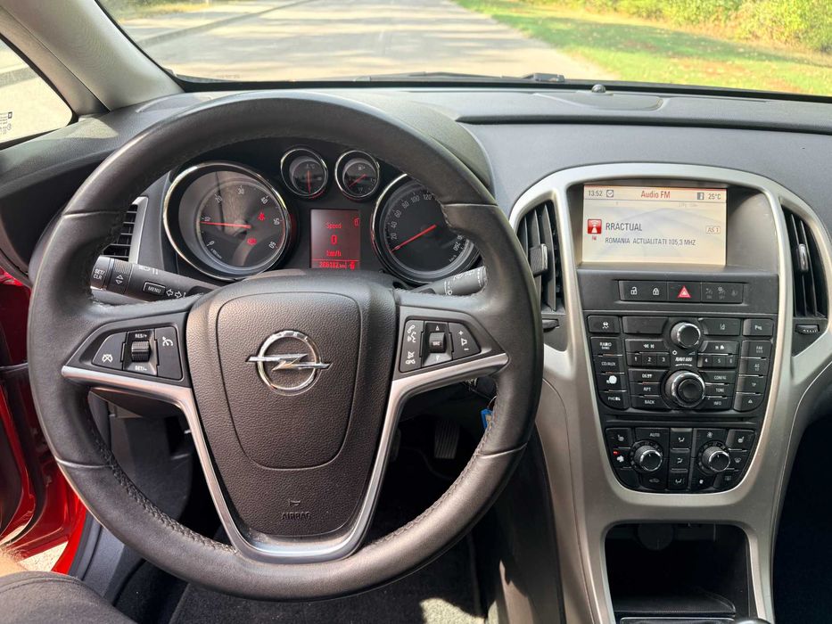 Opel Astra J 2.0 CDTI 165 CP  |  2012