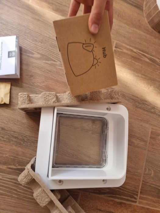 usita de pisici si caini mici sure petcare cu hub si aplicatie