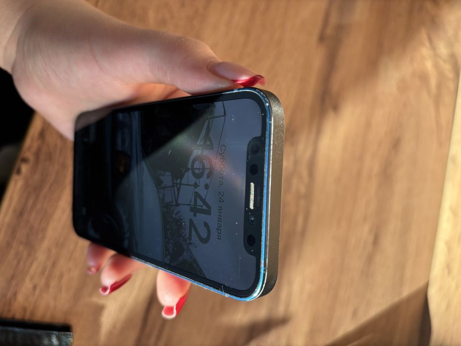продам iPhone 12 mini