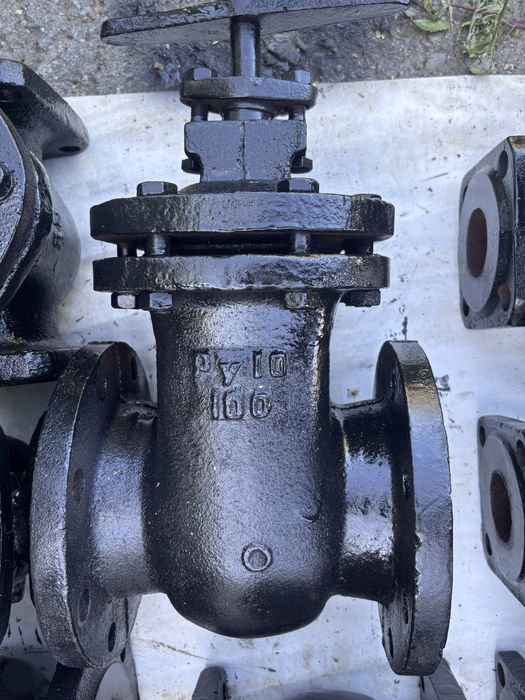 Задвижки разного размера