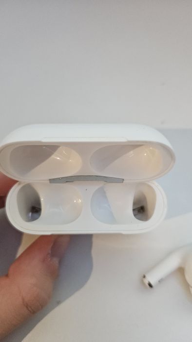 Безжични бели слушалки