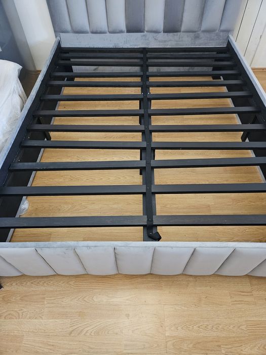 Pat/ cadru  tapitat gri 160/200