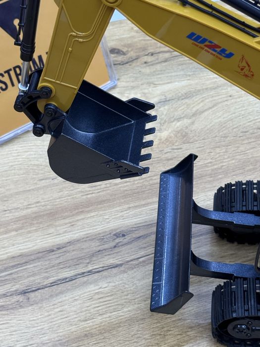 Игрушечный экскаватор на пульте управления  15 КАНАЛЫ