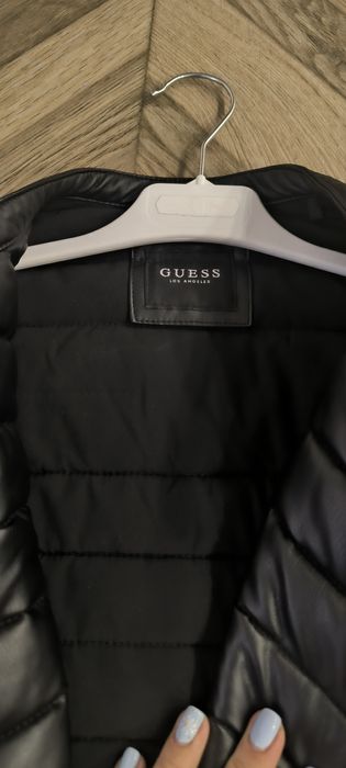 Детско яке на Guess