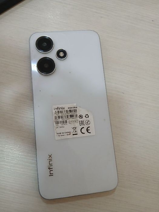 Infinix Hot 30 play holati faol qotmiydi