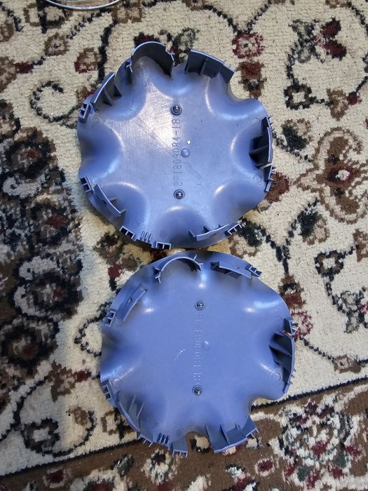 Продам колпаки ступицы infiniti