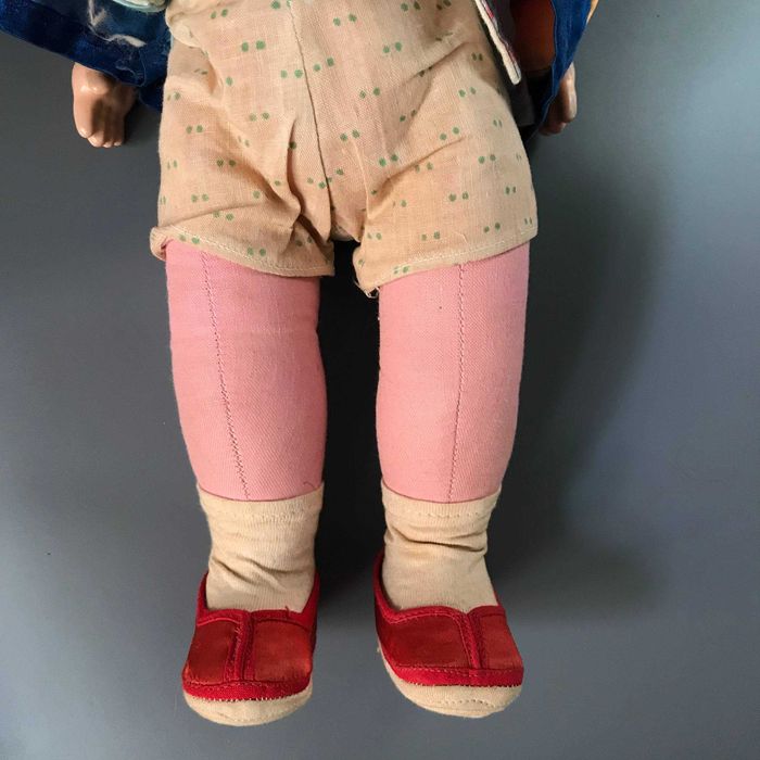 Кукла старинная           .