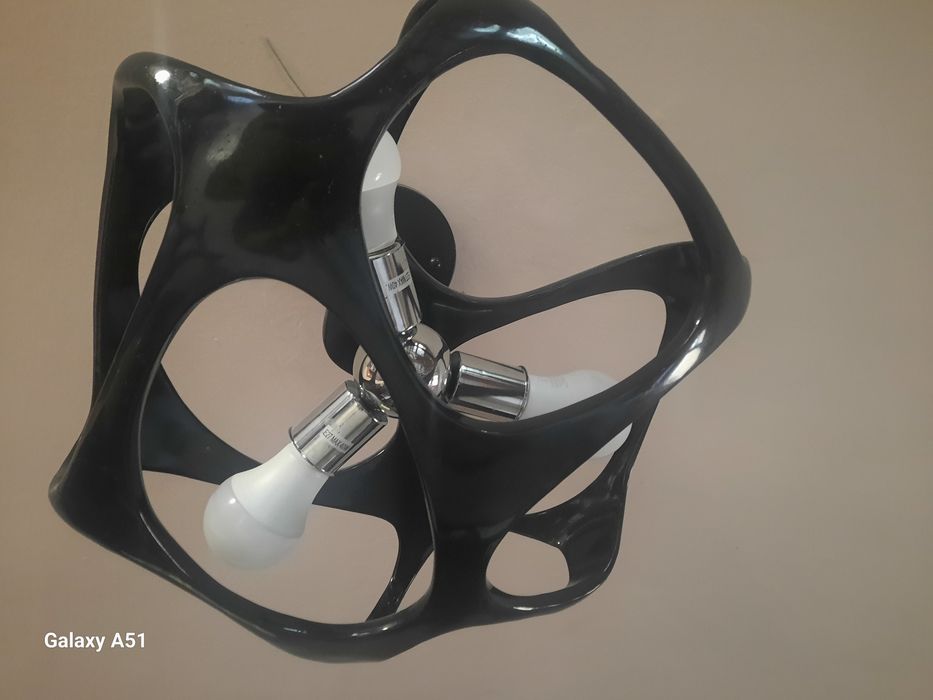 Черен полилей за