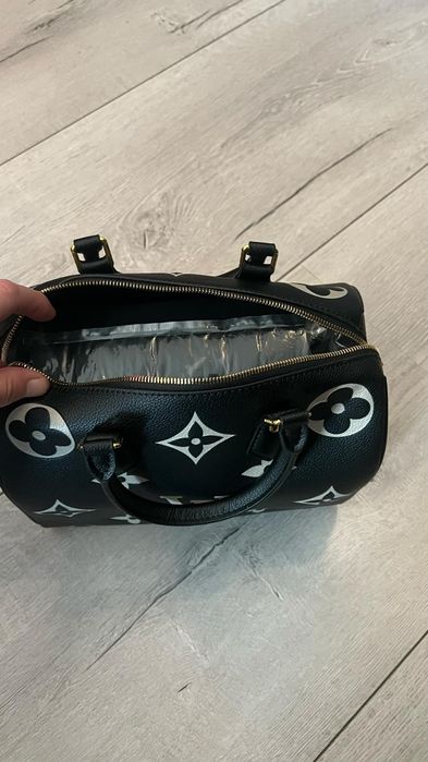 Дамска чанта на louis Vuitton