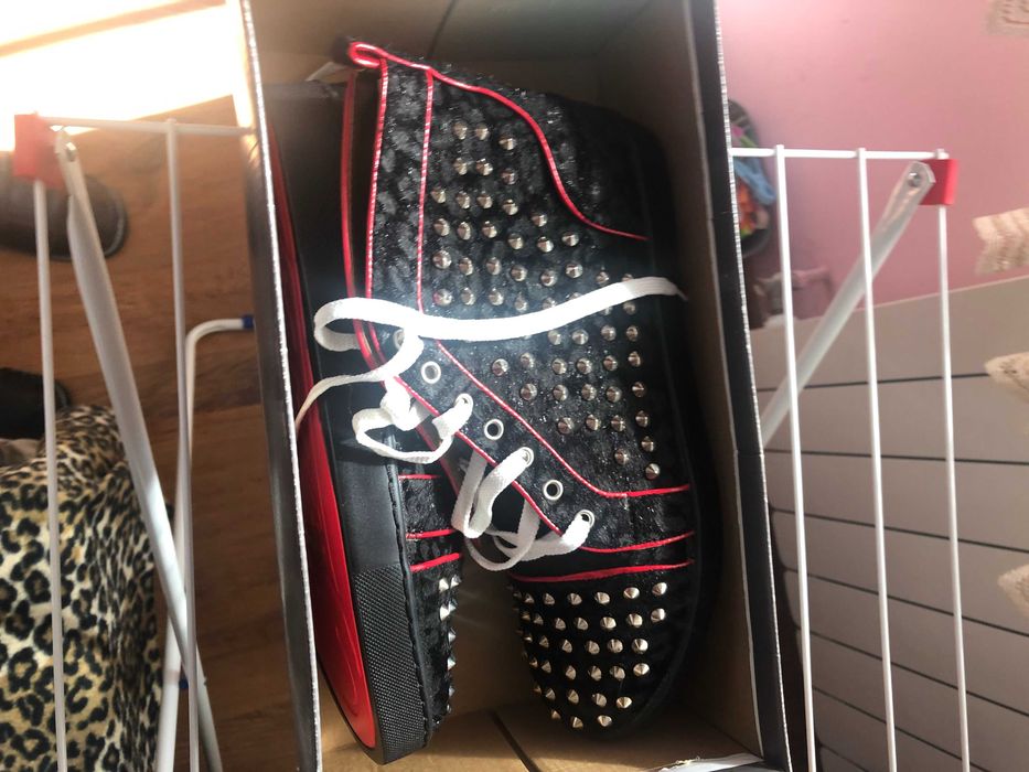 Нови кецове с шипове