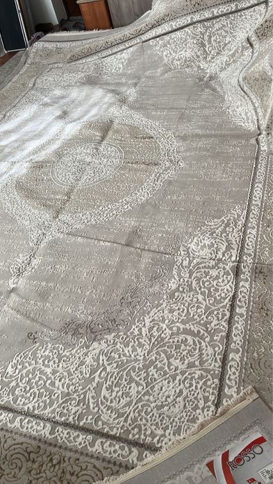 Новый современный турецкий ковер