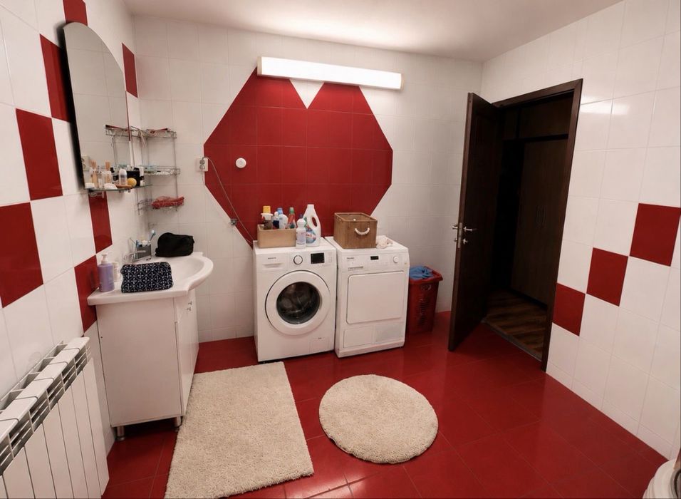 Proprietar, vand casa Tomesti, 4 camere, 2 bai, 119mp utili, 580 mp teren, panouri fotovoltaice, garaj si anexa