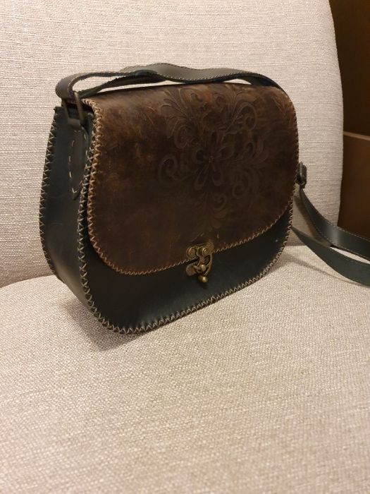 Geanta dama piele nubuck lucrata manual