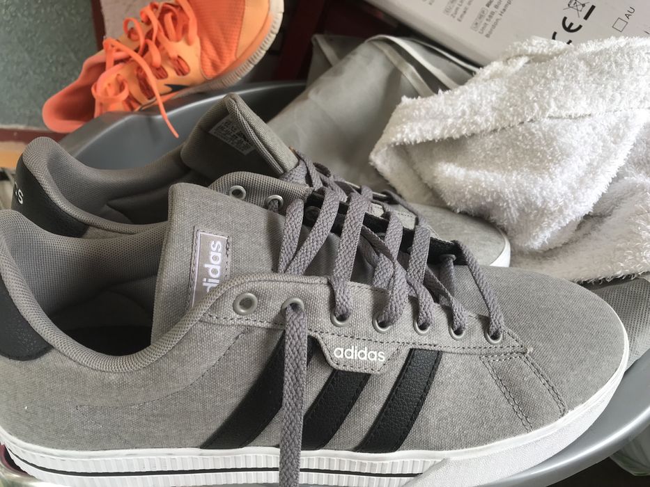 Adidas marimea 46