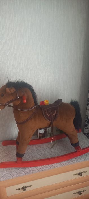 Продам детскую лошадку не догоро