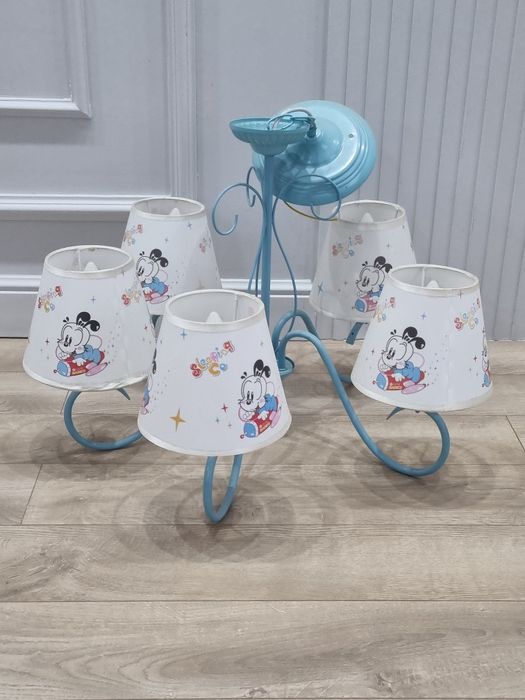 Продаю люстру 5 рожковую