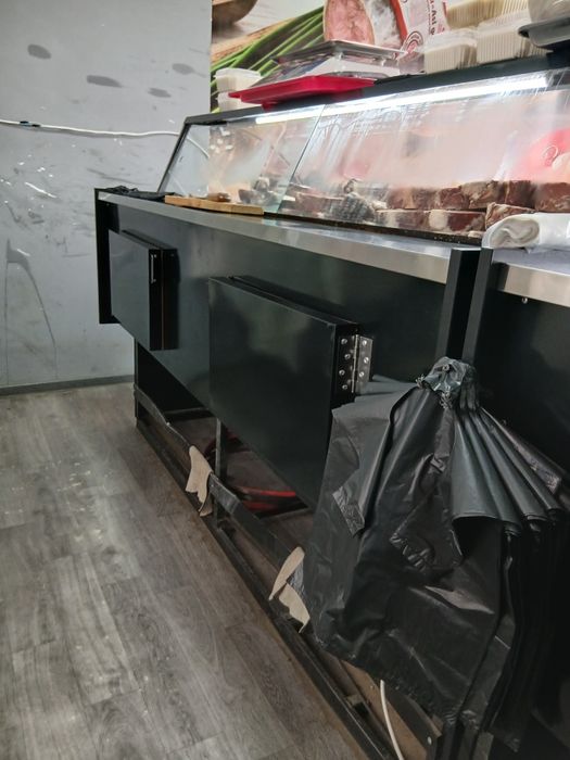 Vitrinniy xaladelnik yangi