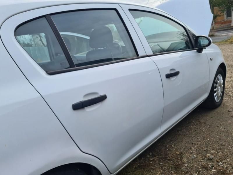 Dezmembrez 4 usi Y474 1.0 12v twinport Z10XEP Opel Corsa D