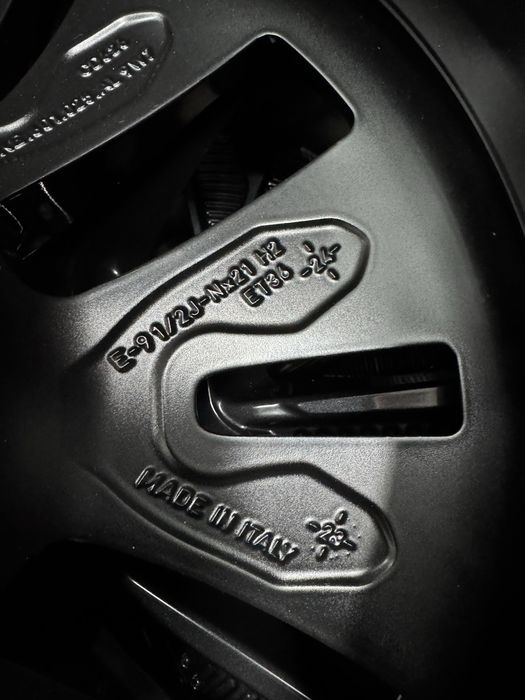 Jante Audi Q8 Etron R21 Originale RS Negru Lucios Bridgestone de vara