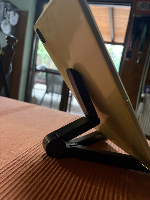 Vând iPad Pro 11” (2022) M2 – 128GB Wi-Fi