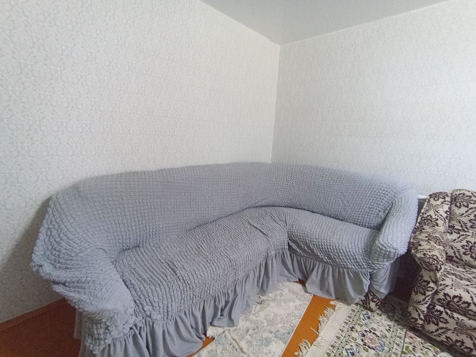 Диван с креслом оба с чехлом
