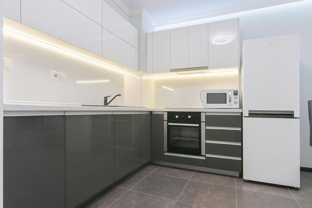 Дава се под наем Двустаен апартамент в Пловдив, Тракия - 68 кв.м за 458.49 € - Снимка #1