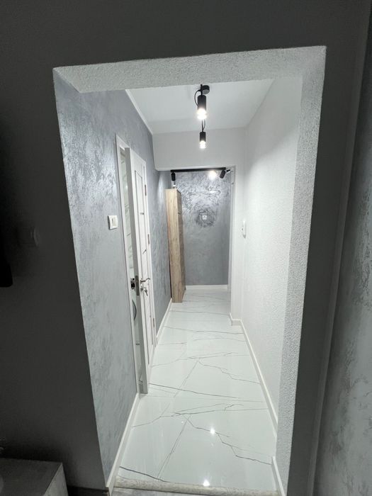 Inchiriez apartament zona Campus