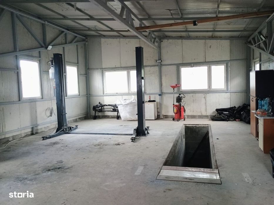 Hala Santana si spatiu din curte(service auto)