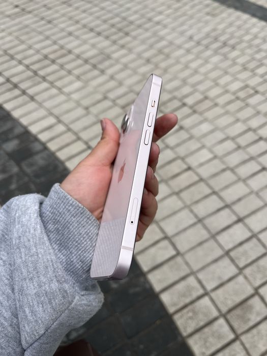 Продам Iphone 13