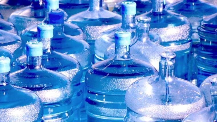 19 litrlik suv quyish sexi. Цех по розливу 19 литровый воды под ключ.