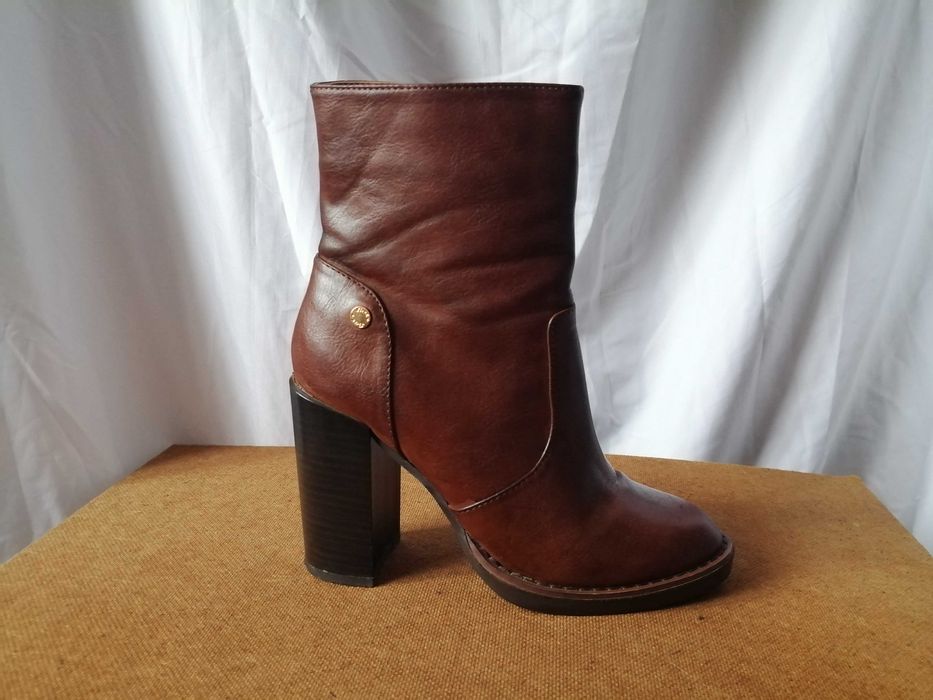 №36 Bata дамски боти естествена кожа