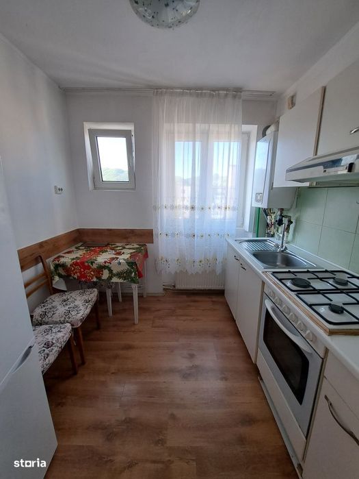 Apartament cu 2 camere decomandat, etaj 4, mobilat
