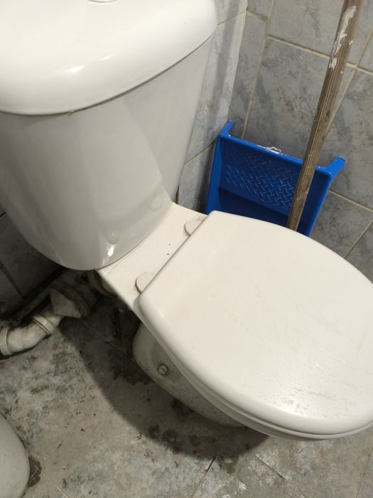 Продам б/у унитаз в рабочем состоянии