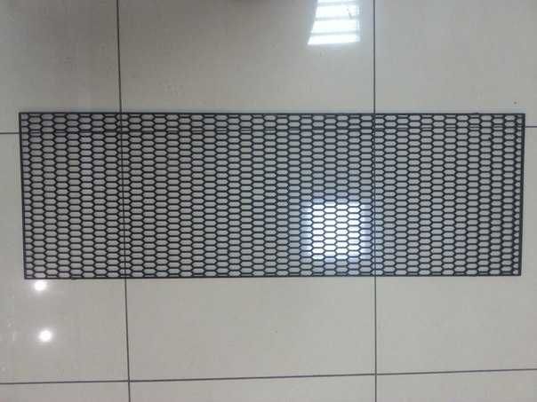 Решетка в бампер 40*120см