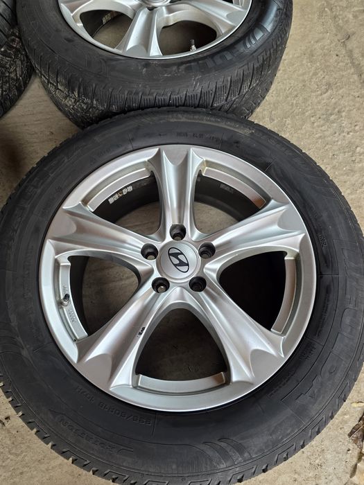 Jante Hyundai pe R18 cu anvelope