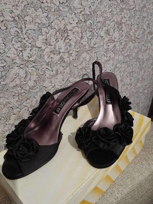 Босоножки женские