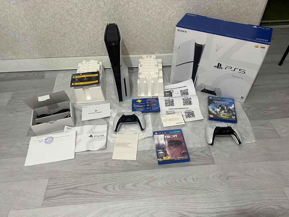 Продам новый playstation 5 slim box 1tb.
