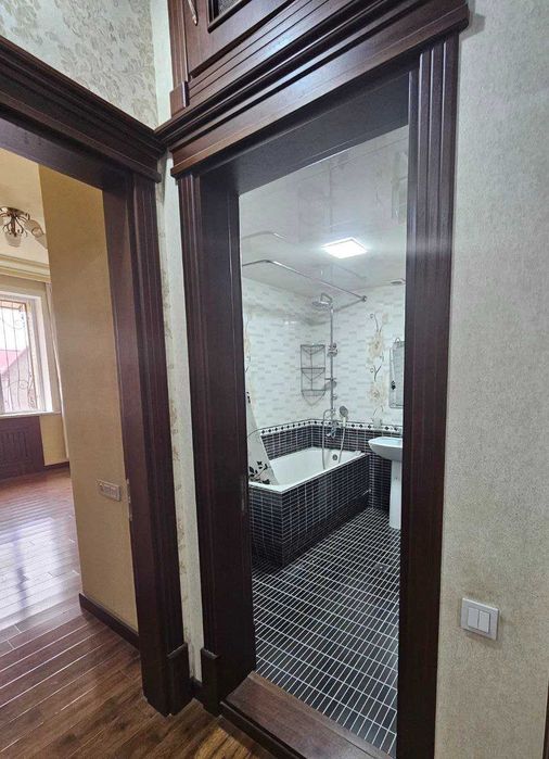 Продается элитная 5-комнатная квартира.