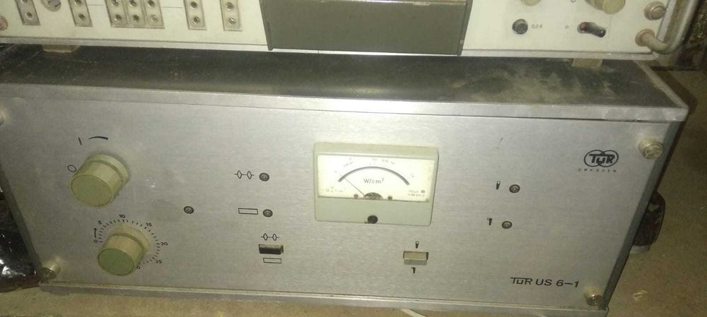 Lot de 8 aparate medicale vechi  ( dintre care 6 de electroterapie)