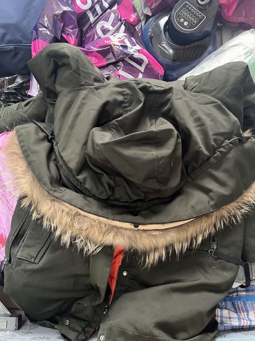 Продам парку женскую