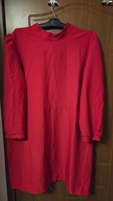 Червена рокля голям размер
