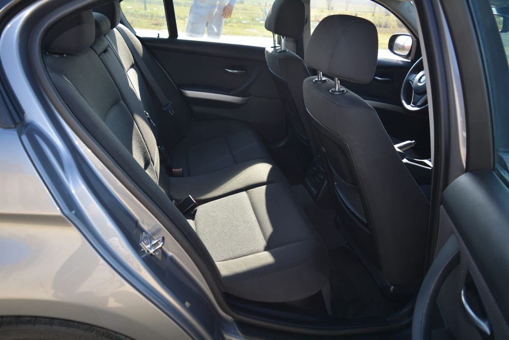 Vând BMW 320D 2009