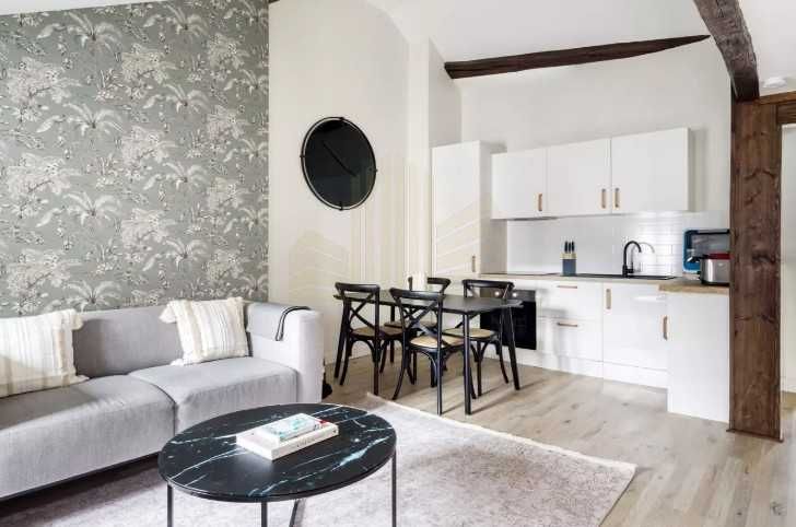 Дава се под наем Двустаен апартамент в Пловдив, Център - 44 кв.м за 188.7 € - Снимка #1