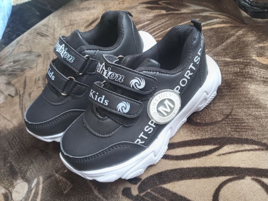 Продам новые красовки для мальчика