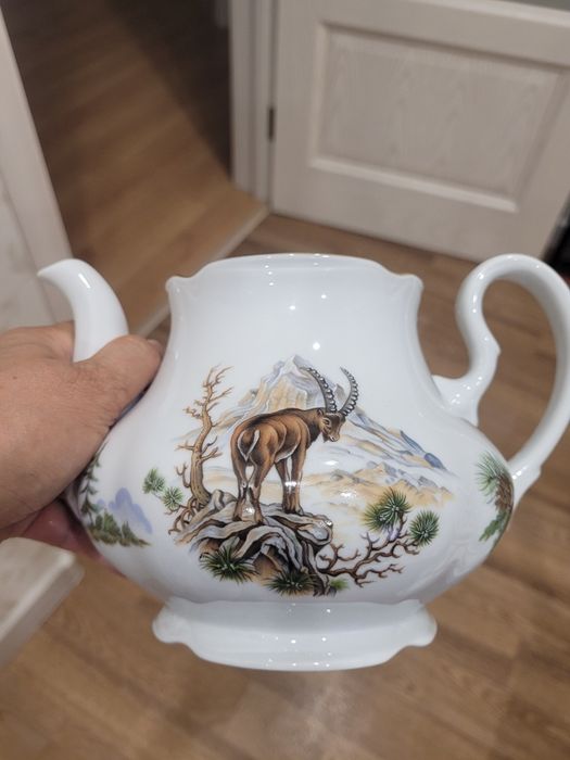 Продам чайный сервис: чайник,молочница и чайные пары, Чехия