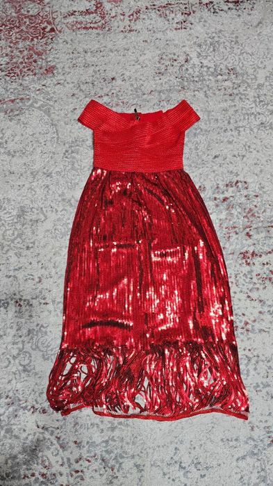 Вечернее платье с паетками