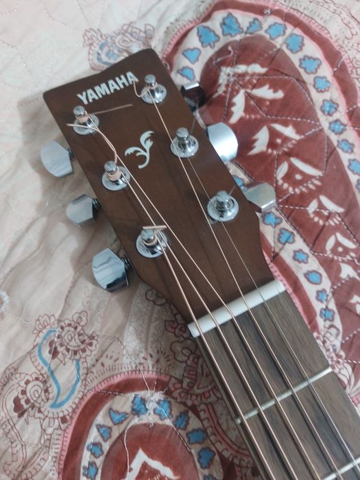 Yamaha F310 — акустическая гитара